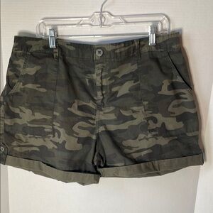 Social Standards Women's Size XXL Camo Green Women's Shorts